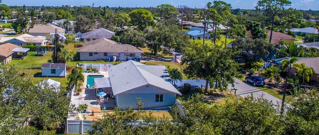 For Sale: $370,000 (2 beds, 2 baths, 1209 Square Feet)