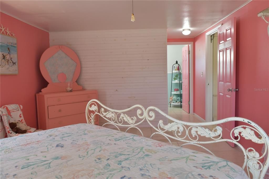 For Sale: $370,000 (2 beds, 2 baths, 1209 Square Feet)