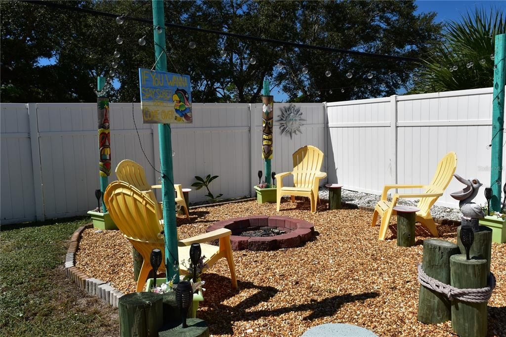 For Sale: $370,000 (2 beds, 2 baths, 1209 Square Feet)