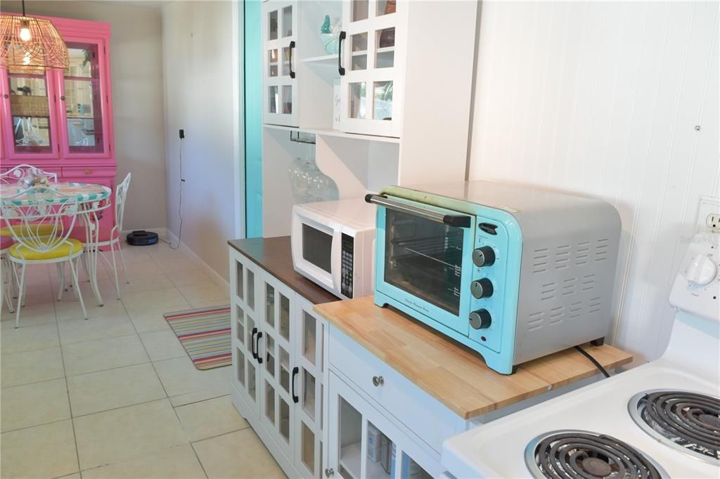 For Sale: $370,000 (2 beds, 2 baths, 1209 Square Feet)