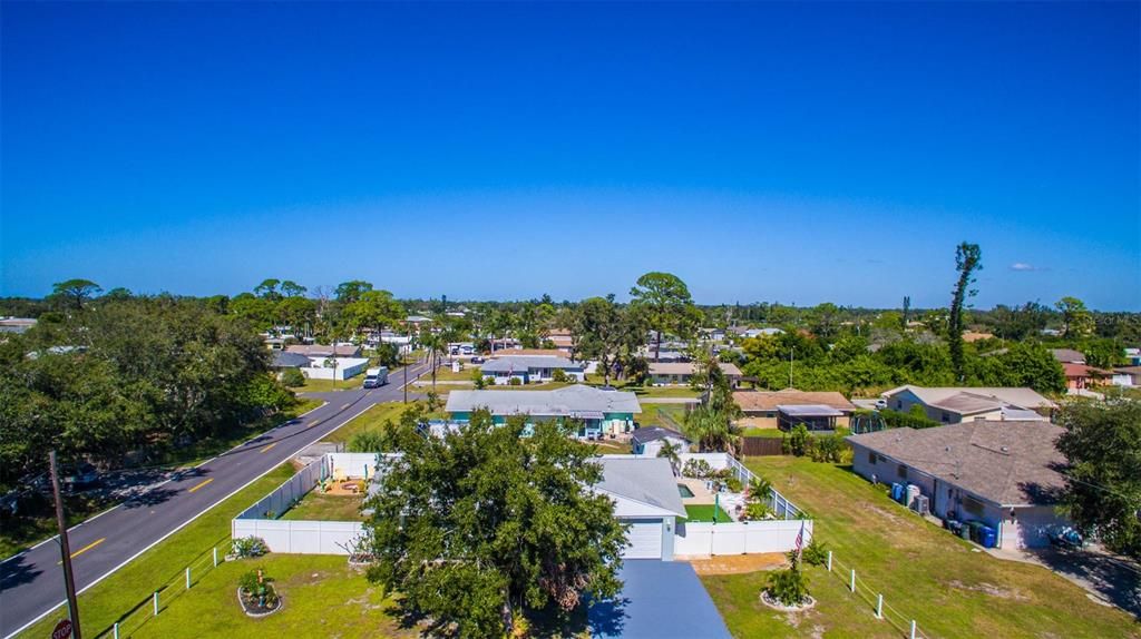 For Sale: $370,000 (2 beds, 2 baths, 1209 Square Feet)