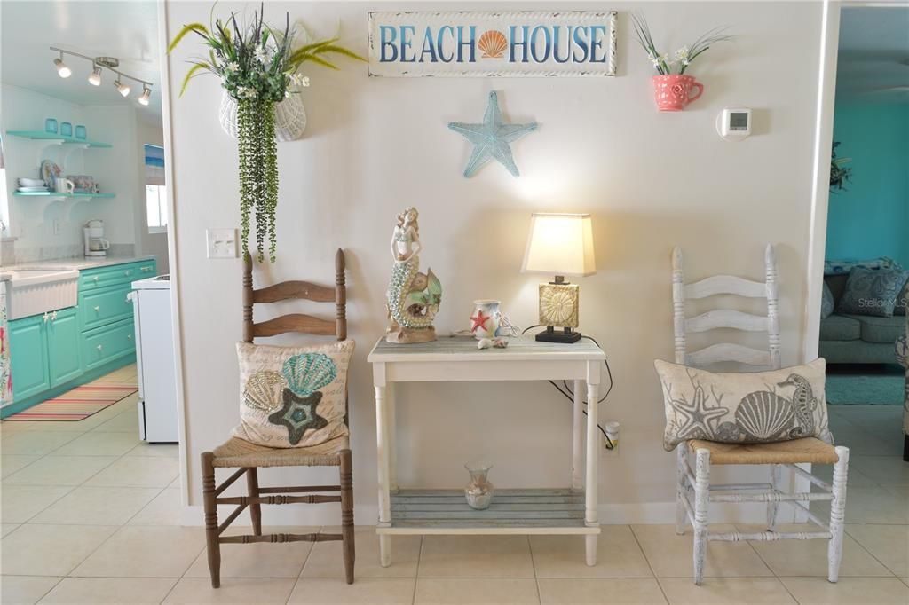 For Sale: $370,000 (2 beds, 2 baths, 1209 Square Feet)