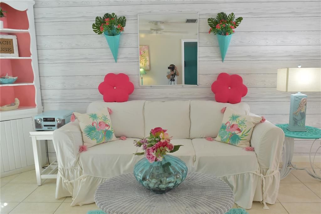 For Sale: $370,000 (2 beds, 2 baths, 1209 Square Feet)