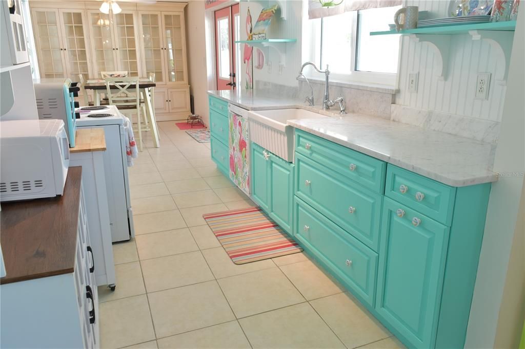 For Sale: $370,000 (2 beds, 2 baths, 1209 Square Feet)