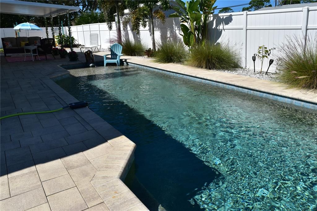 For Sale: $370,000 (2 beds, 2 baths, 1209 Square Feet)