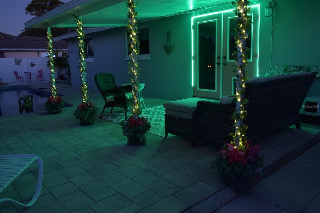 For Sale: $370,000 (2 beds, 2 baths, 1209 Square Feet)