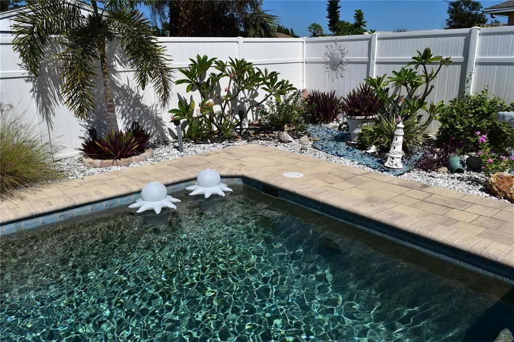 For Sale: $370,000 (2 beds, 2 baths, 1209 Square Feet)