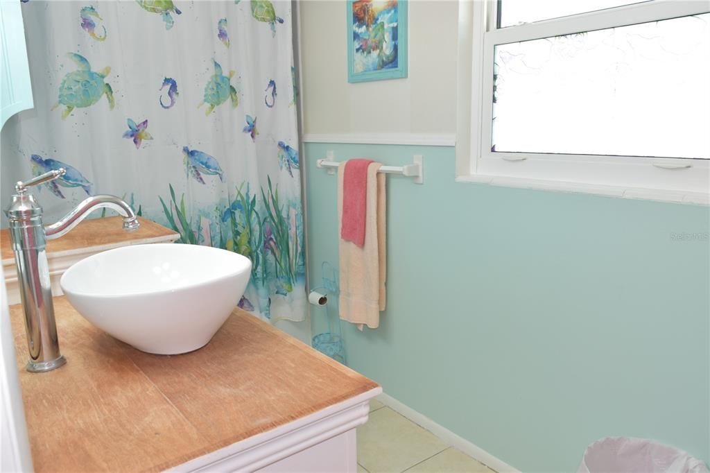 For Sale: $370,000 (2 beds, 2 baths, 1209 Square Feet)