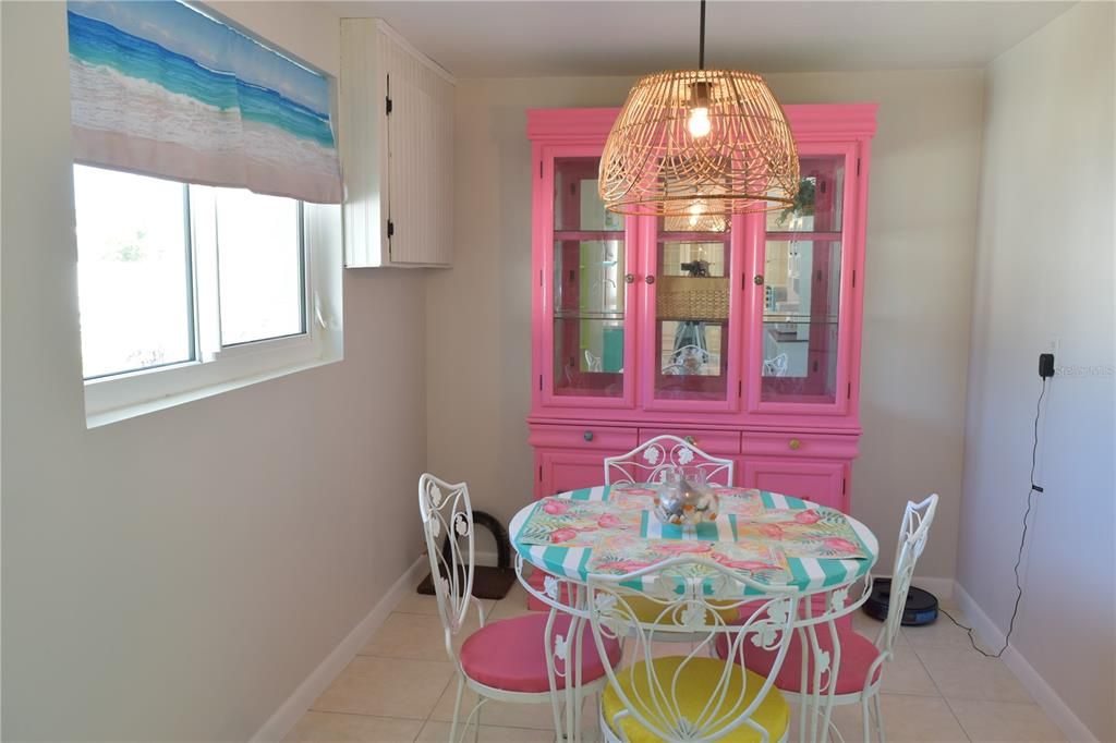 For Sale: $370,000 (2 beds, 2 baths, 1209 Square Feet)