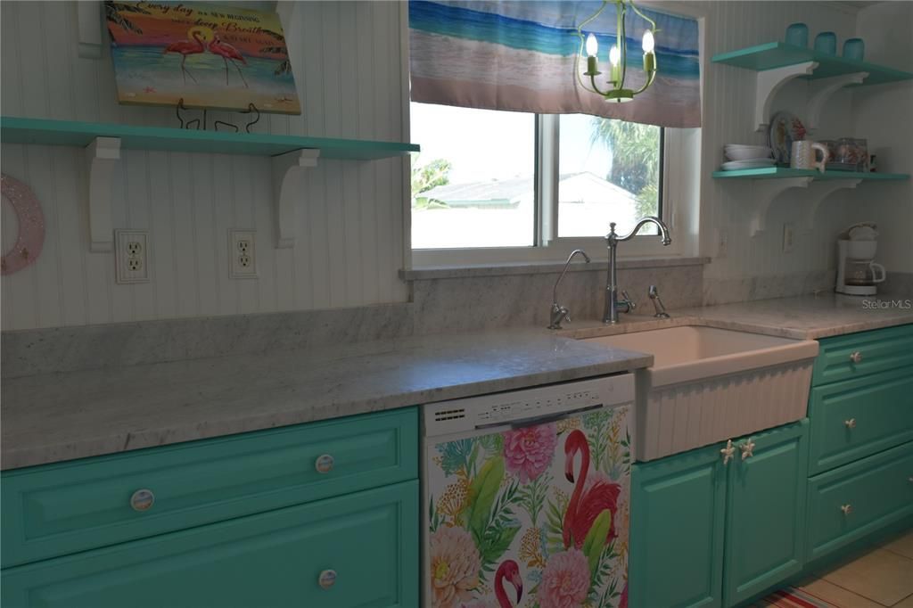 For Sale: $370,000 (2 beds, 2 baths, 1209 Square Feet)