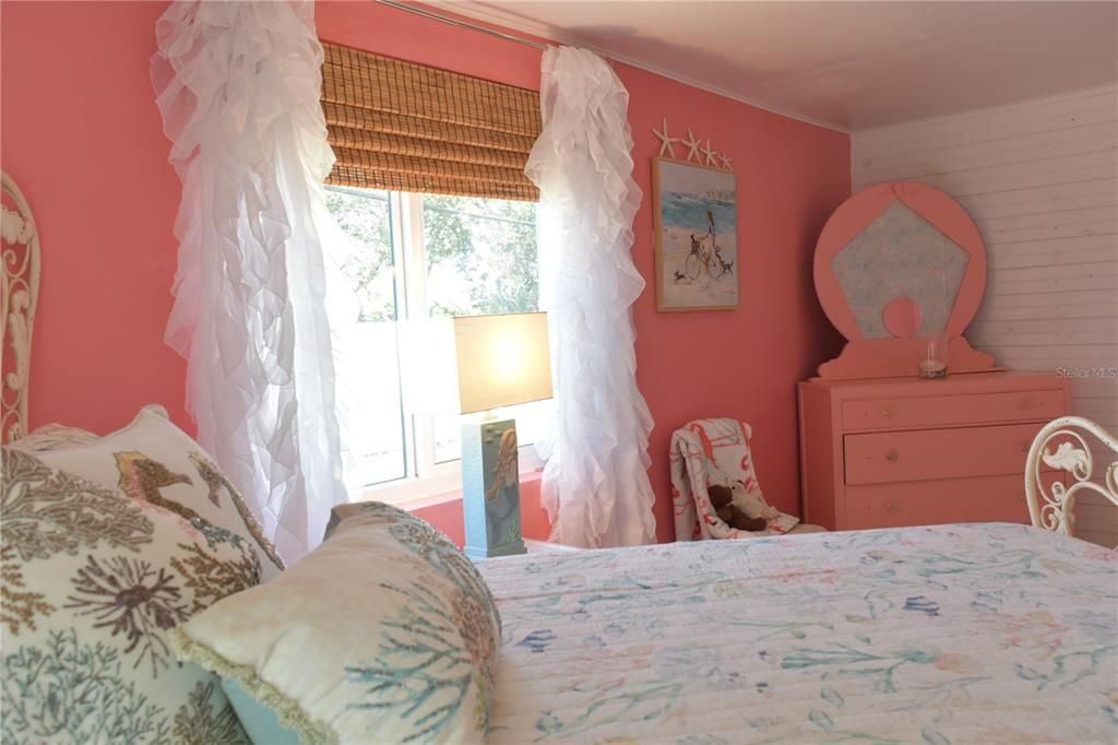 For Sale: $370,000 (2 beds, 2 baths, 1209 Square Feet)