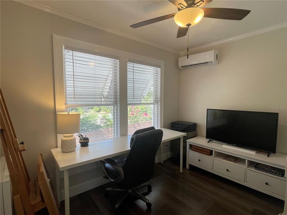 Active With Contract: $2,240 (2 beds, 1 baths, 580 Square Feet)