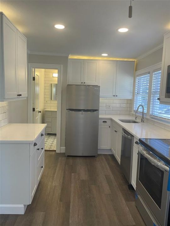 Active With Contract: $2,240 (2 beds, 1 baths, 580 Square Feet)