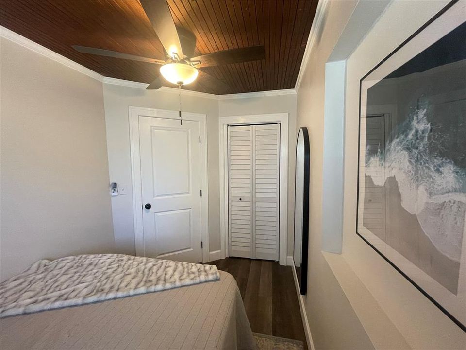 Active With Contract: $2,240 (2 beds, 1 baths, 580 Square Feet)