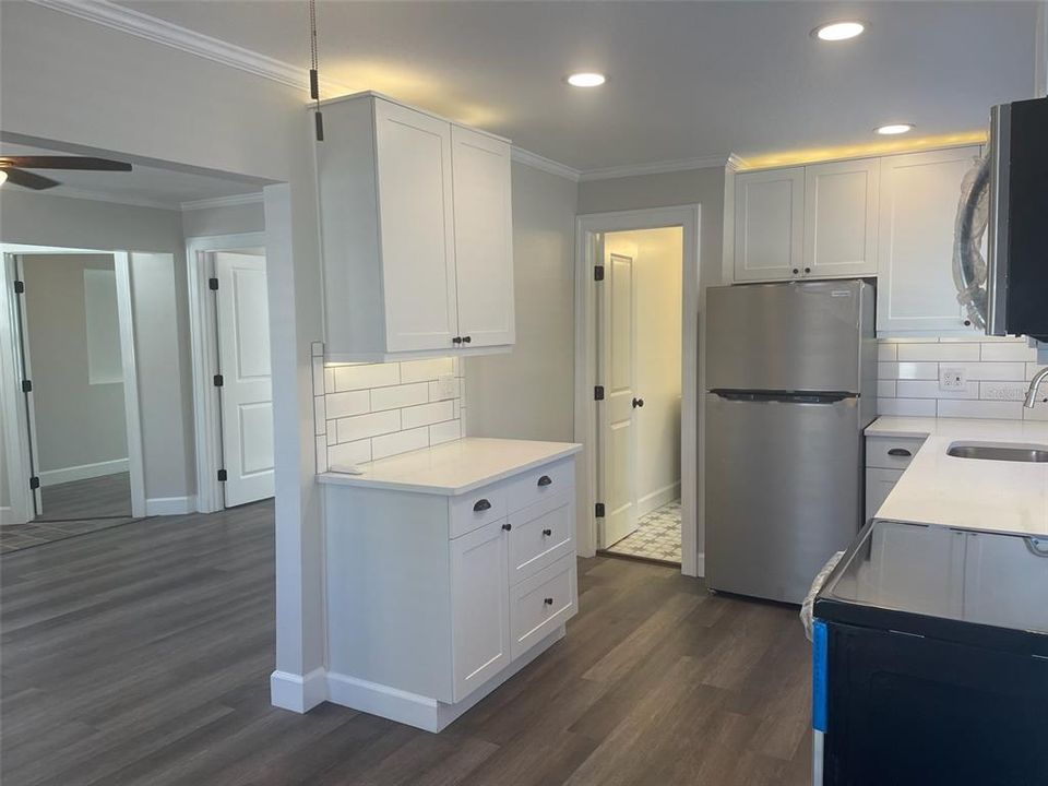 Active With Contract: $2,240 (2 beds, 1 baths, 580 Square Feet)