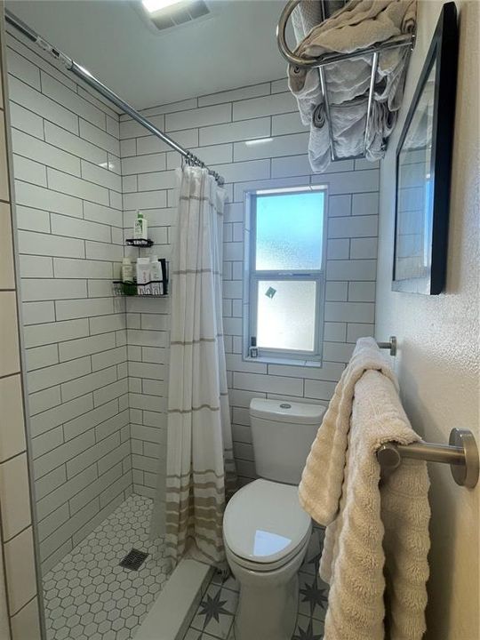 Active With Contract: $2,240 (2 beds, 1 baths, 580 Square Feet)