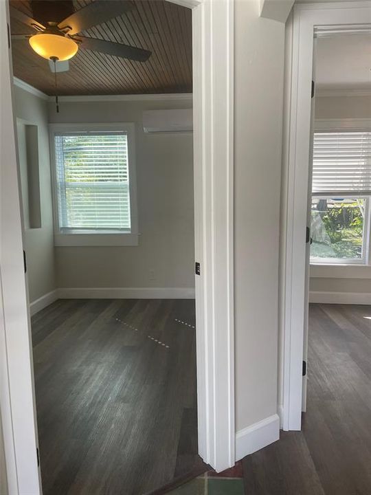 Active With Contract: $2,240 (2 beds, 1 baths, 580 Square Feet)