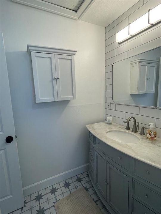 Active With Contract: $2,240 (2 beds, 1 baths, 580 Square Feet)