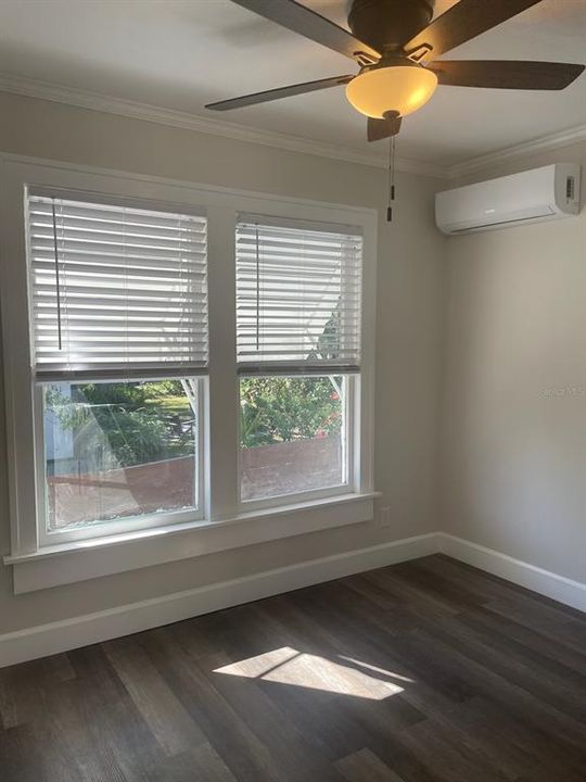 Active With Contract: $2,240 (2 beds, 1 baths, 580 Square Feet)