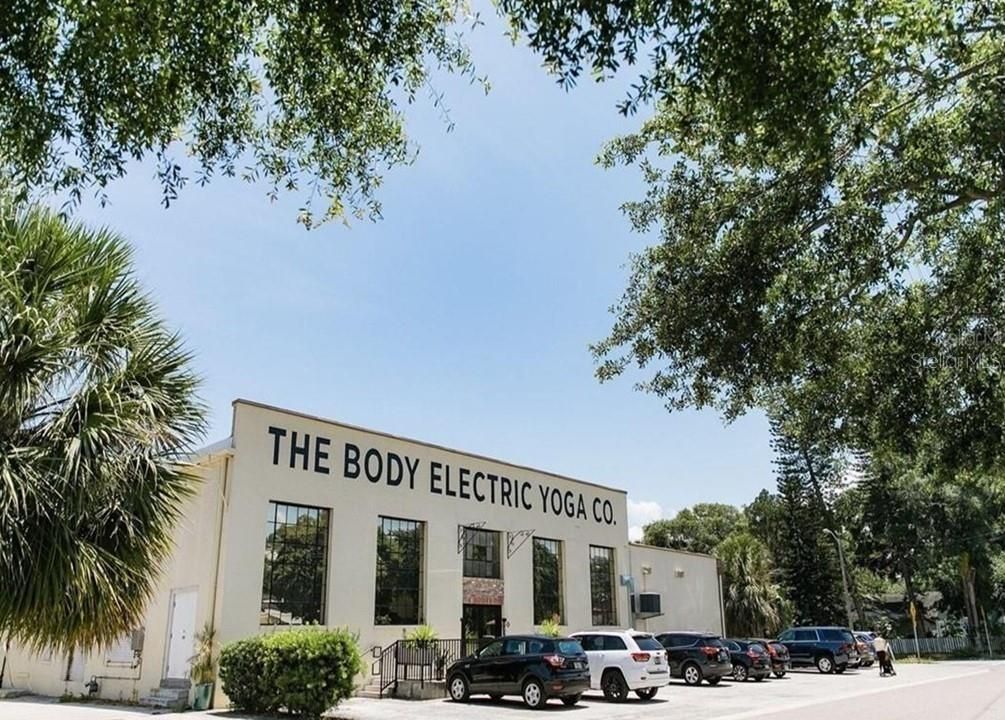 Active With Contract: $2,240 (2 beds, 1 baths, 580 Square Feet)