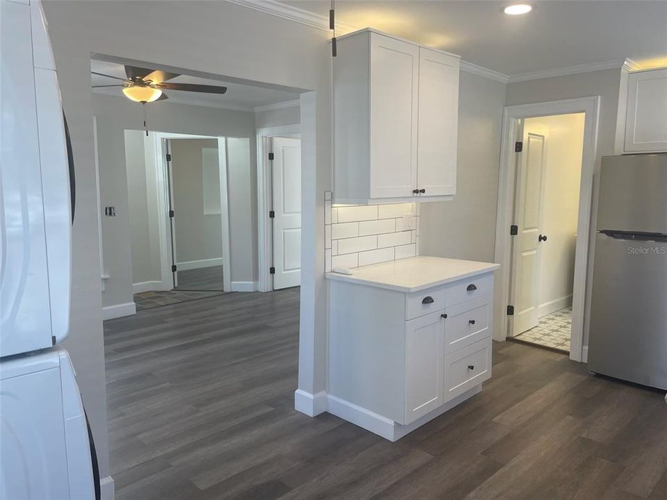 Active With Contract: $2,240 (2 beds, 1 baths, 580 Square Feet)