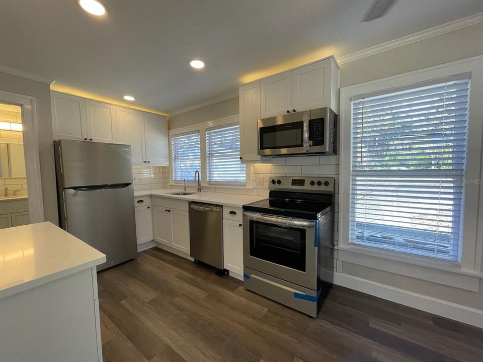 Active With Contract: $2,240 (2 beds, 1 baths, 580 Square Feet)