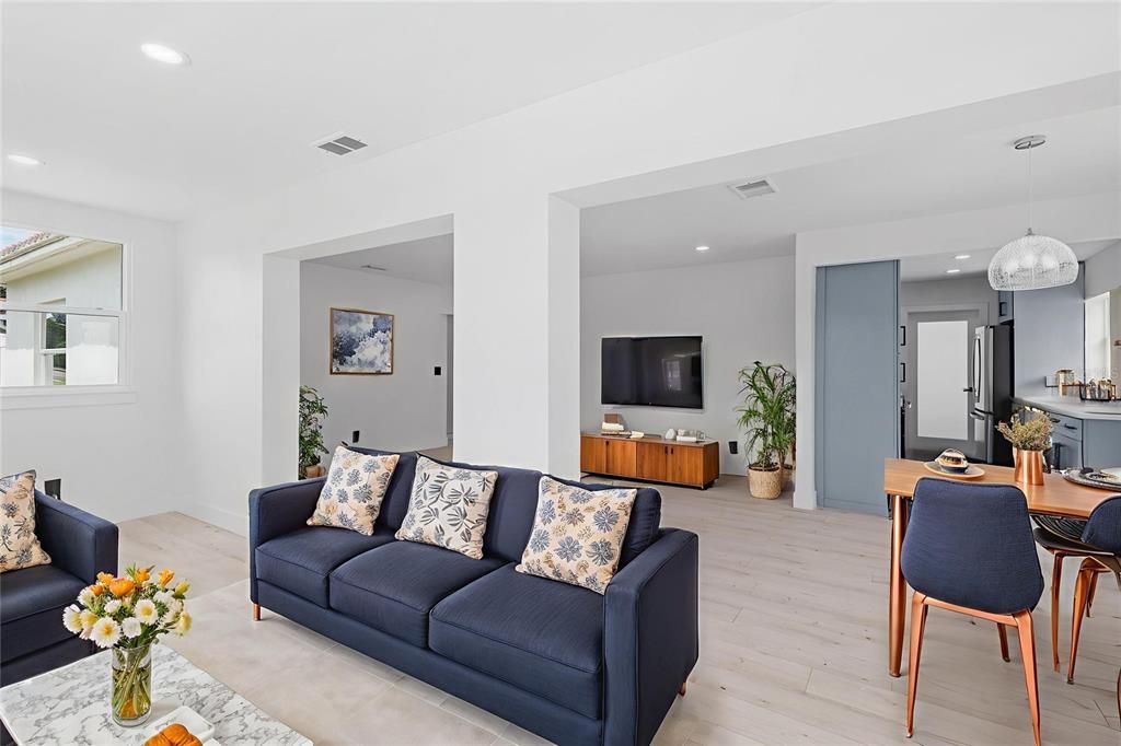 For Rent: $2,750 (3 beds, 2 baths, 1269 Square Feet)