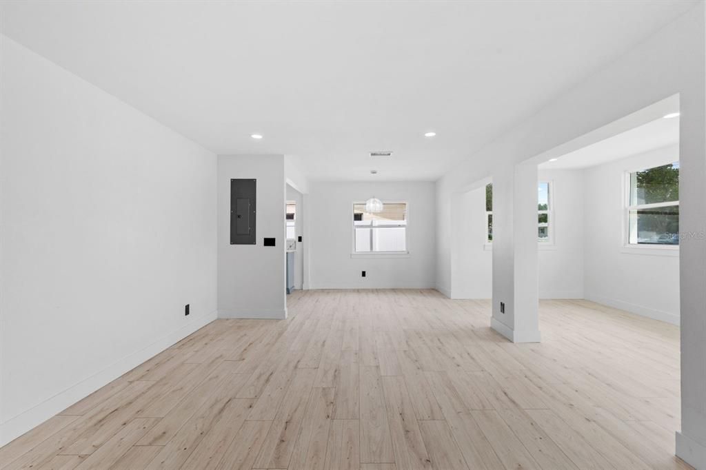 For Rent: $2,750 (3 beds, 2 baths, 1269 Square Feet)