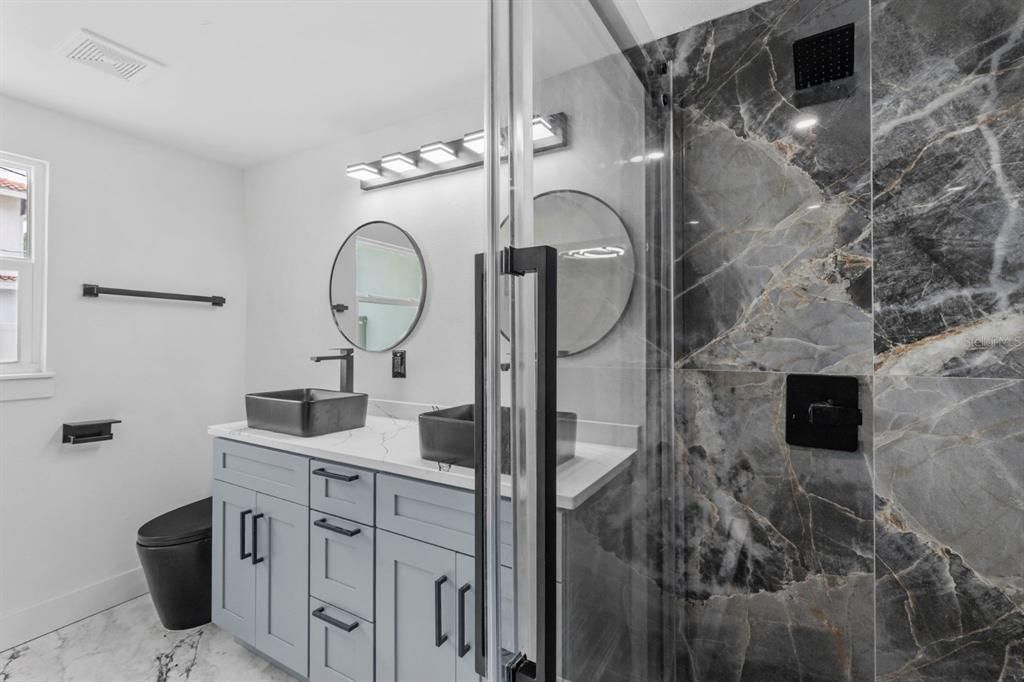 For Rent: $2,750 (3 beds, 2 baths, 1269 Square Feet)