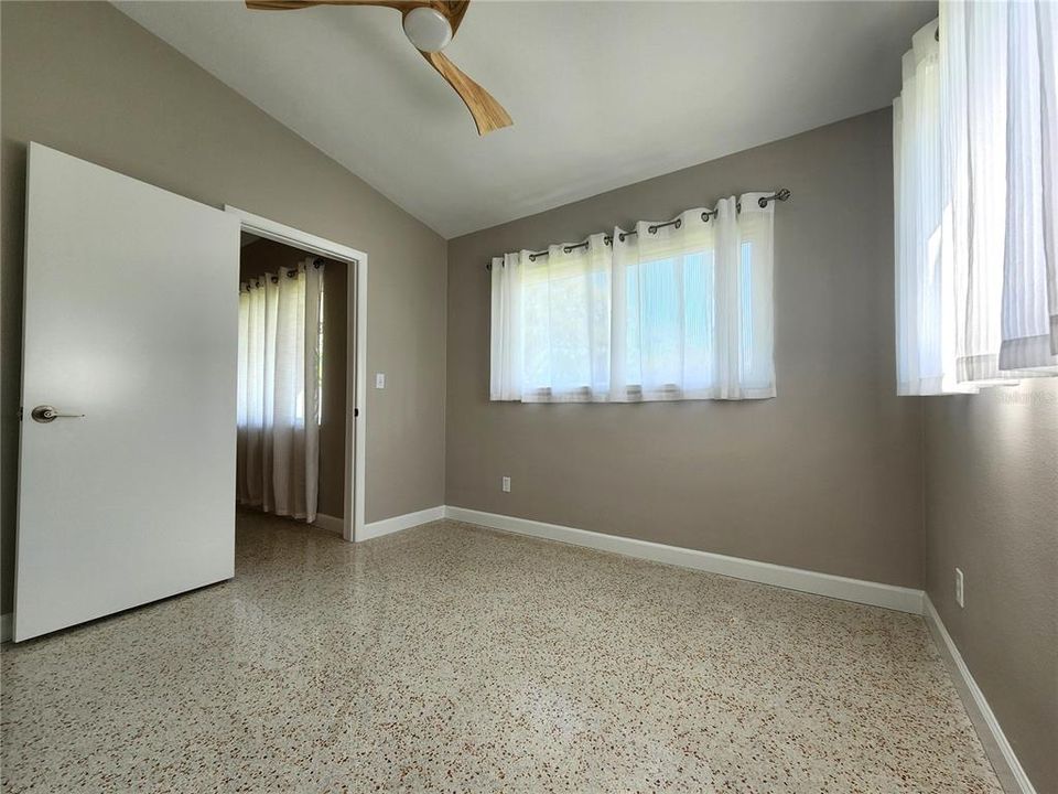 合同活跃: $749,000 (3 贝兹, 2 浴室, 1826 平方英尺)