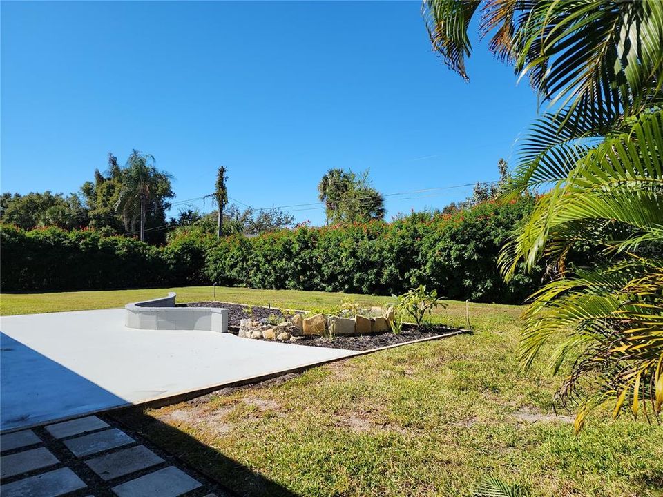 合同活跃: $749,000 (3 贝兹, 2 浴室, 1826 平方英尺)