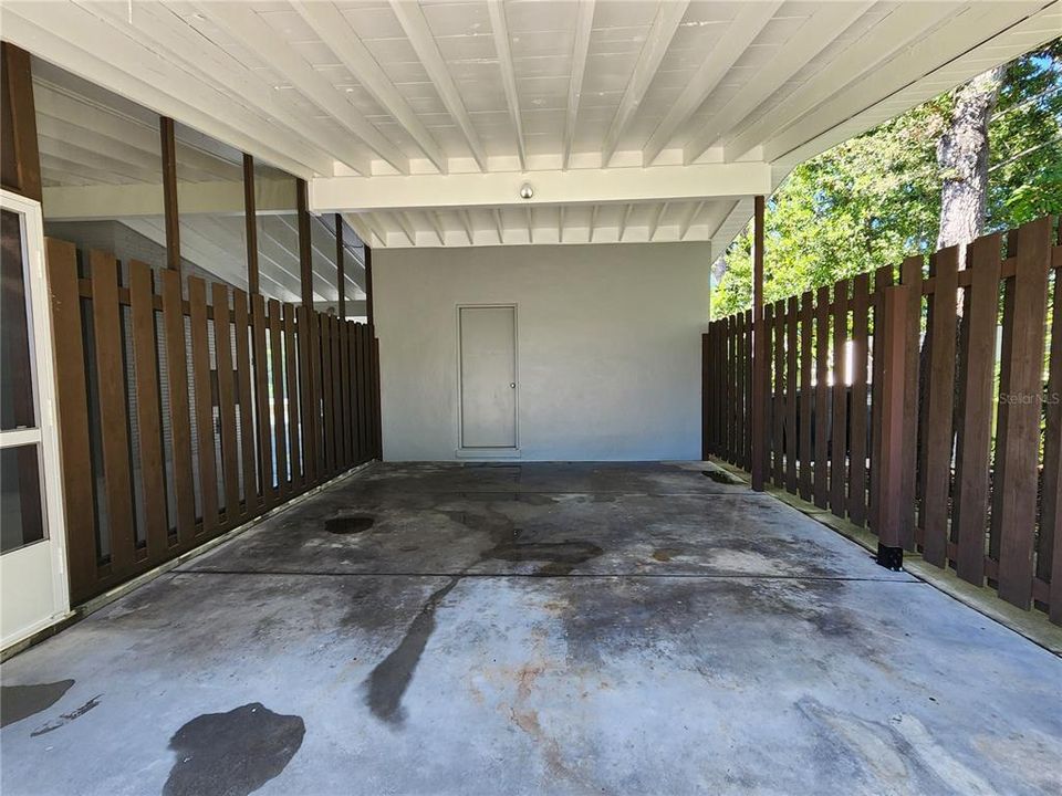 合同活跃: $749,000 (3 贝兹, 2 浴室, 1826 平方英尺)