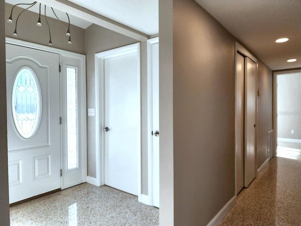 合同活跃: $749,000 (3 贝兹, 2 浴室, 1826 平方英尺)