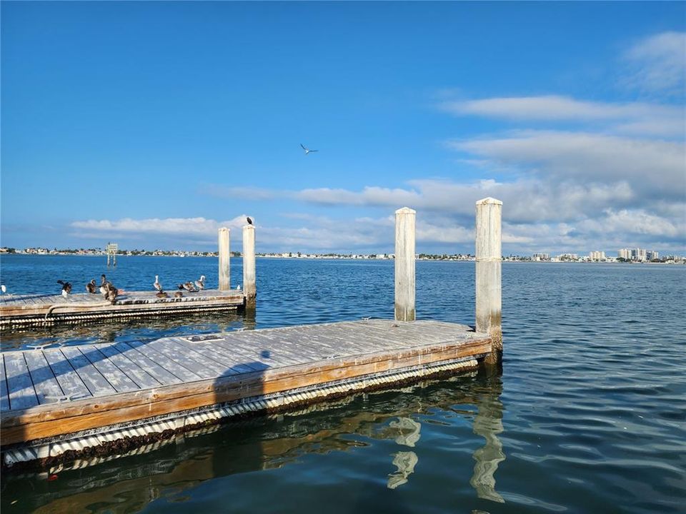 合同活跃: $749,000 (3 贝兹, 2 浴室, 1826 平方英尺)