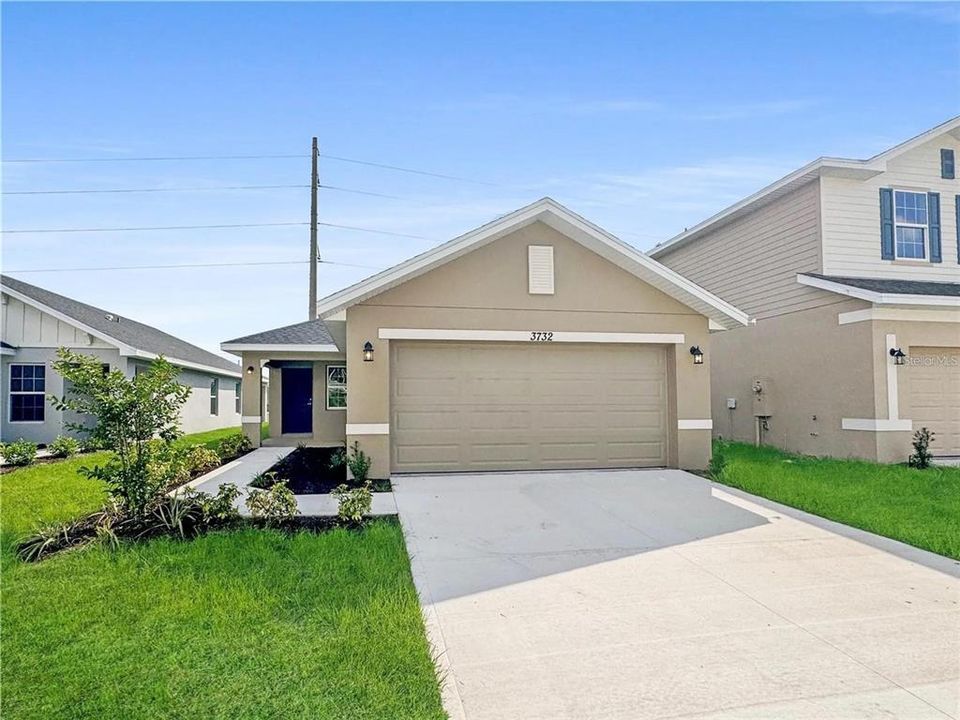 Active With Contract: $368,900 (3 beds, 2 baths, 1415 Square Feet)