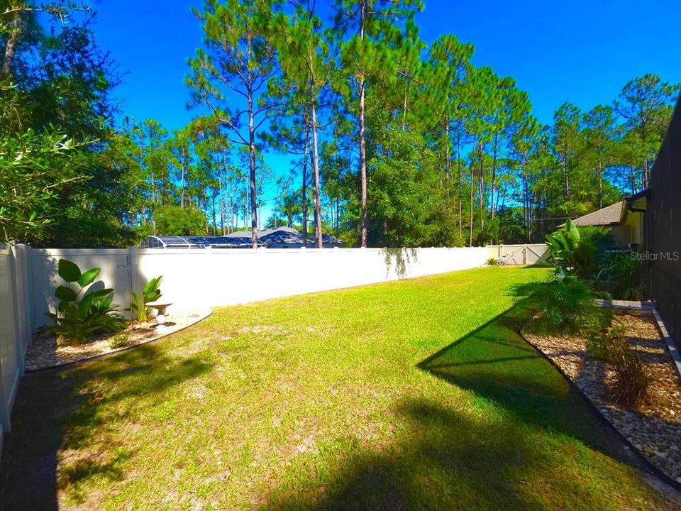 合同活跃: $629,900 (4 贝兹, 3 浴室, 2552 平方英尺)