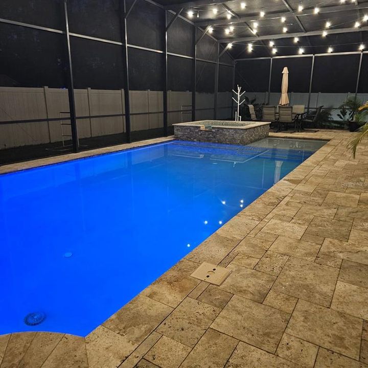 合同活跃: $629,900 (4 贝兹, 3 浴室, 2552 平方英尺)