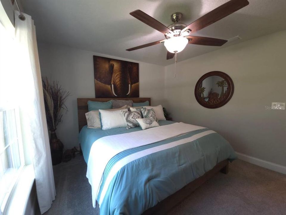 合同活跃: $629,900 (4 贝兹, 3 浴室, 2552 平方英尺)