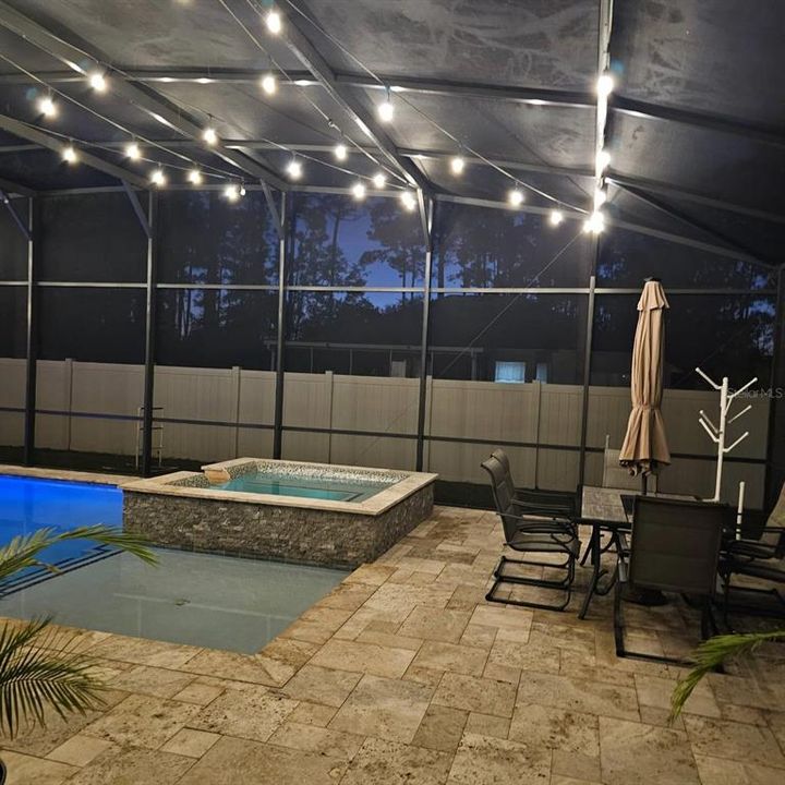 合同活跃: $629,900 (4 贝兹, 3 浴室, 2552 平方英尺)