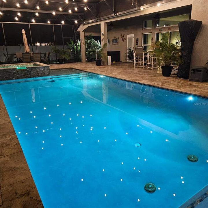 合同活跃: $629,900 (4 贝兹, 3 浴室, 2552 平方英尺)