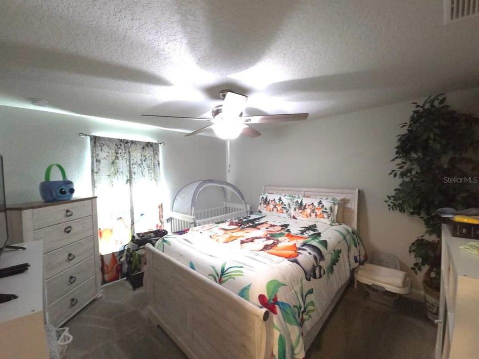 合同活跃: $629,900 (4 贝兹, 3 浴室, 2552 平方英尺)