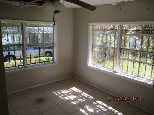 Под контрактом: $79,900 (2 спален, 1 ванн, 1184 Квадратных фут)