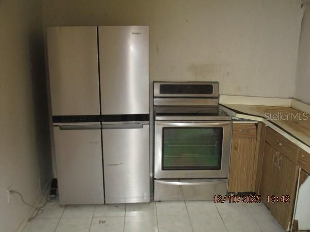 Под контрактом: $79,900 (2 спален, 1 ванн, 1184 Квадратных фут)