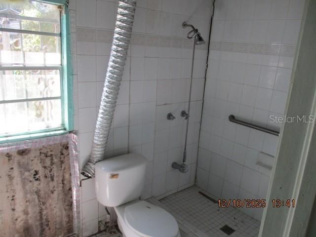 Под контрактом: $79,900 (2 спален, 1 ванн, 1184 Квадратных фут)