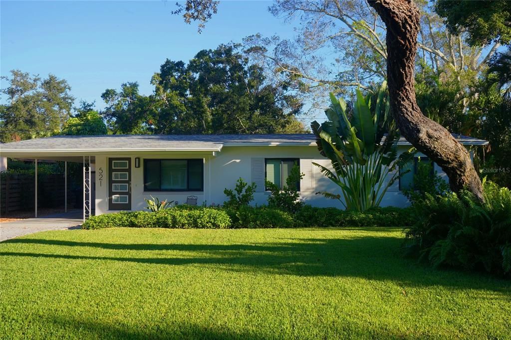 Active With Contract: $525,000 (3 beds, 1 baths, 1700 Square Feet)