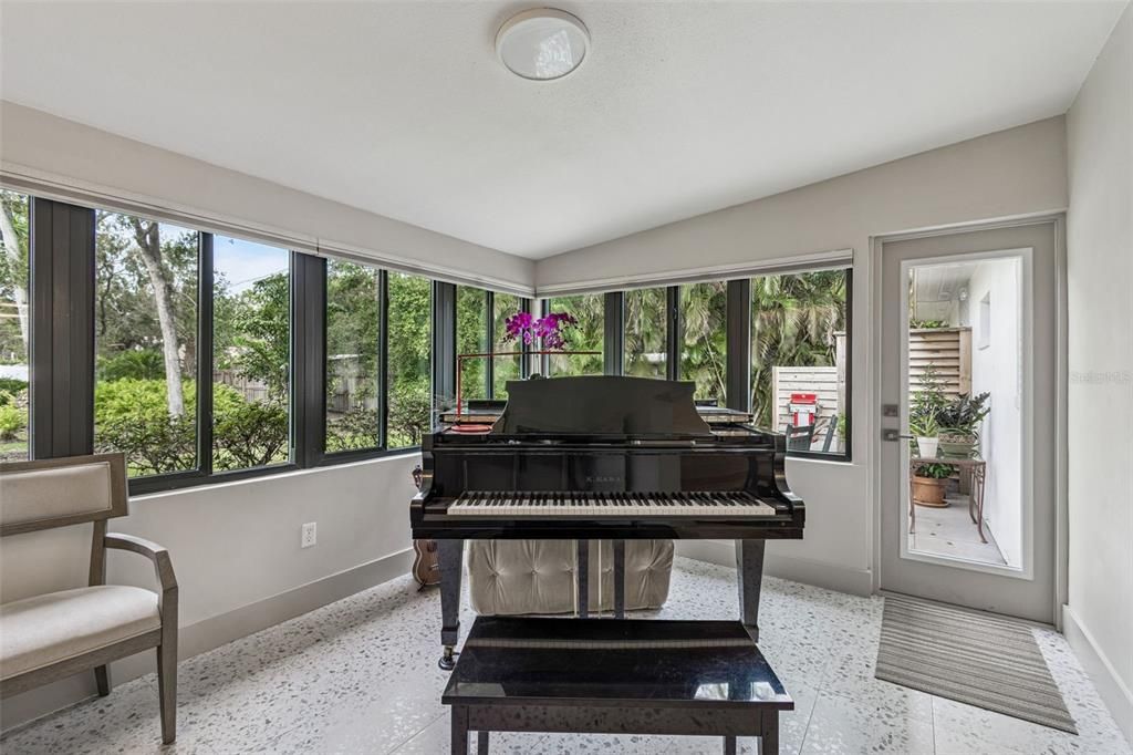 Active With Contract: $525,000 (3 beds, 1 baths, 1700 Square Feet)