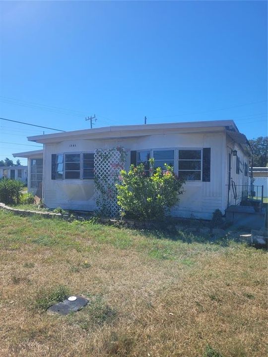 На продажу: $115,000 (3 спален, 2 ванн, 768 Квадратных фут)