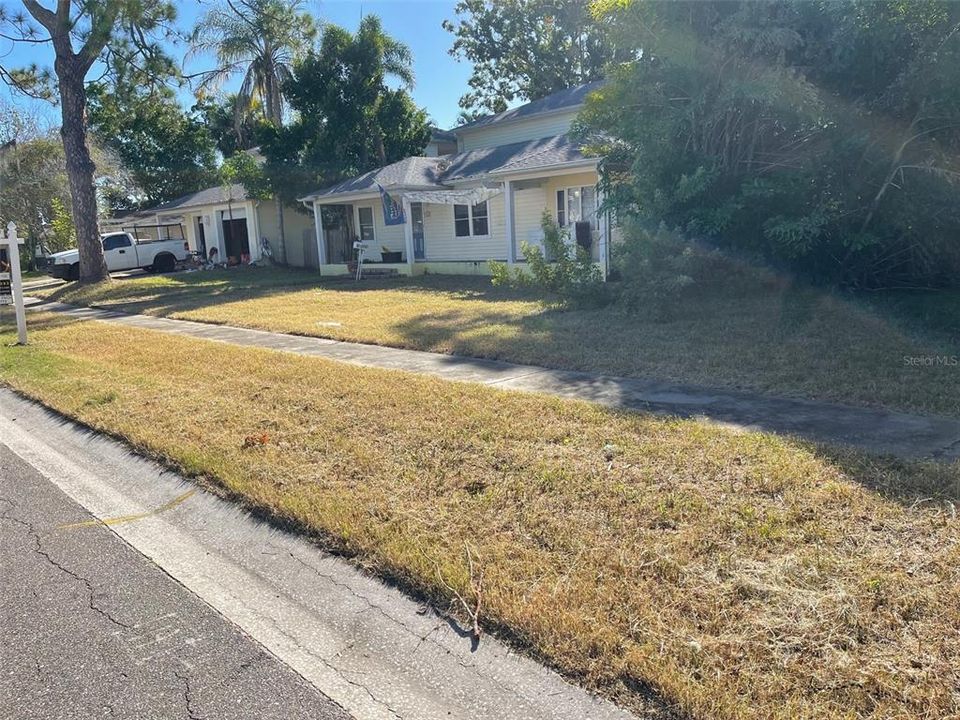 For Sale: $599,000 (6 beds, 3 baths, 3697 Square Feet)