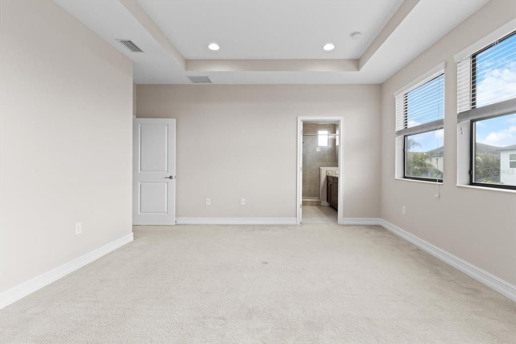 For Rent: $3,200 (4 beds, 2 baths, 2753 Square Feet)