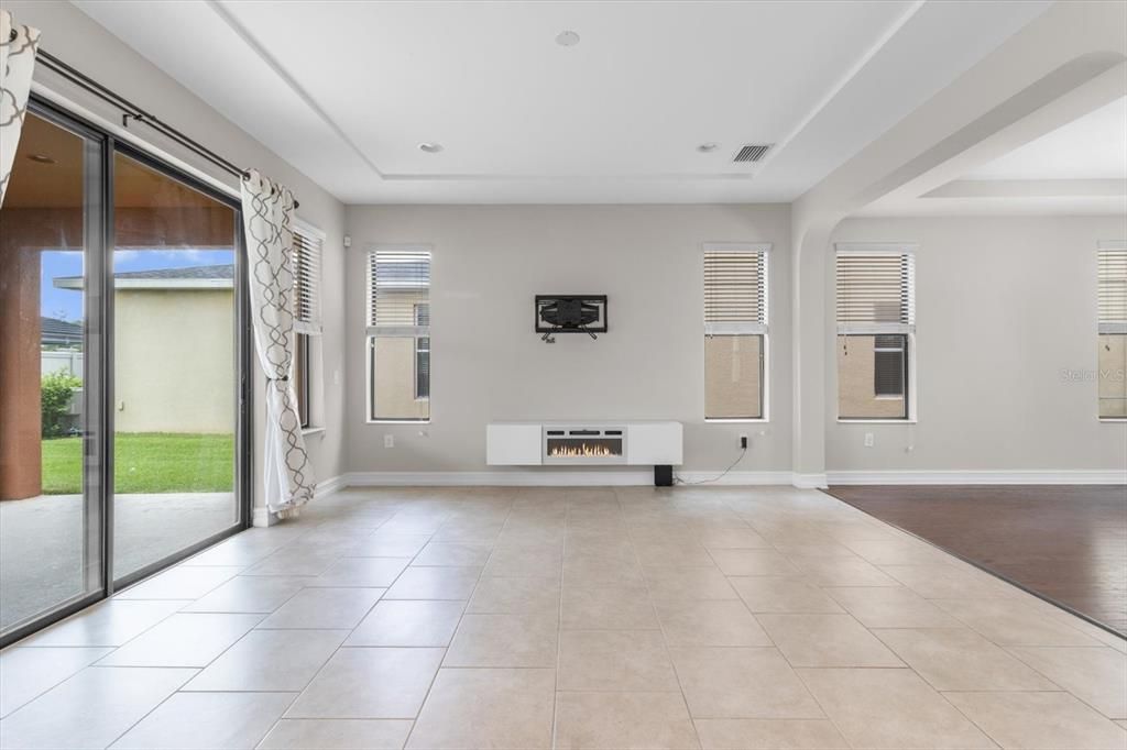 For Rent: $3,200 (4 beds, 2 baths, 2753 Square Feet)